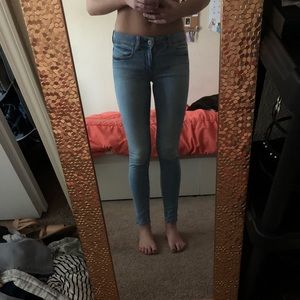 AEO light wash regular skinny jegging